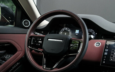 Land Rover Range Rover Evoque II, 2024 год, 5 450 000 рублей, 15 фотография