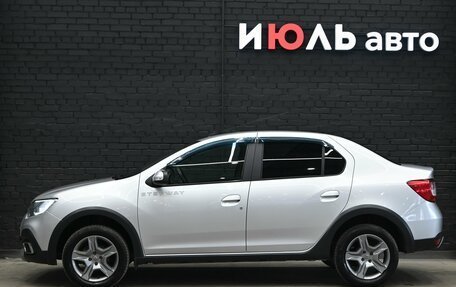 Renault Logan II, 2020 год, 900 000 рублей, 8 фотография
