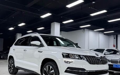 Skoda Karoq I, 2022 год, 2 200 000 рублей, 3 фотография