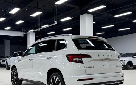 Skoda Karoq I, 2022 год, 2 200 000 рублей, 6 фотография