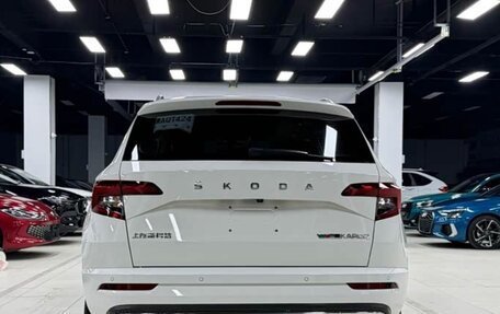 Skoda Karoq I, 2022 год, 2 200 000 рублей, 5 фотография