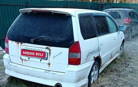 Mitsubishi Chariot III, 1998 год, 153 000 рублей, 2 фотография