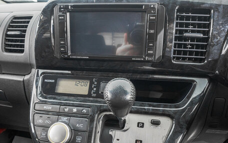 Toyota Wish II, 2006 год, 999 000 рублей, 15 фотография