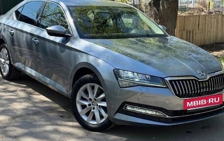 Skoda Superb III рестайлинг, 2020 год, 1 830 000 рублей, 2 фотография