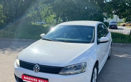 Volkswagen Jetta VI, 2012 год, 1 100 000 рублей, 2 фотография