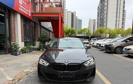 BMW 1 серия, 2022 год, 1 770 000 рублей, 2 фотография