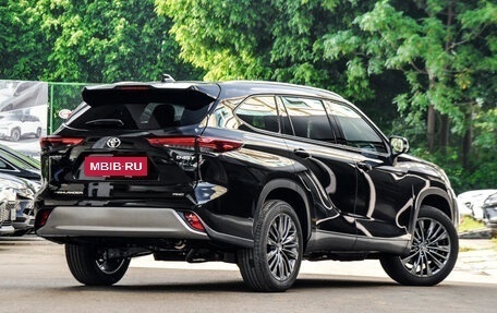 Toyota Highlander, 2026 год, 5 300 000 рублей, 6 фотография