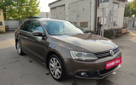 Volkswagen Jetta VI, 2013 год, 799 000 рублей, 3 фотография