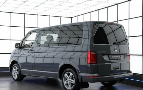 Volkswagen Caravelle T6 рестайлинг, 2019 год, 2 749 000 рублей, 6 фотография