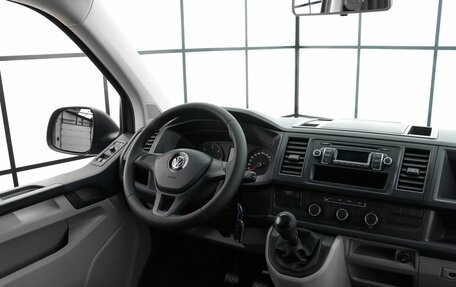 Volkswagen Caravelle T6 рестайлинг, 2019 год, 2 749 000 рублей, 7 фотография