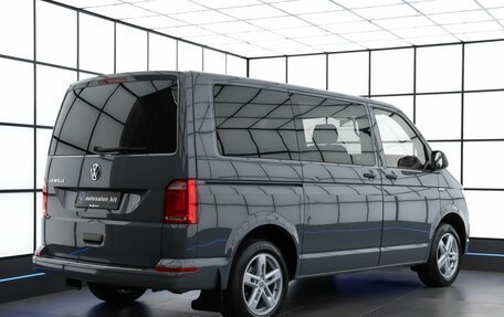 Volkswagen Caravelle T6 рестайлинг, 2019 год, 2 749 000 рублей, 4 фотография