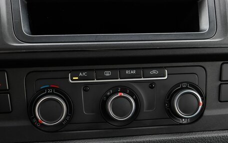 Volkswagen Caravelle T6 рестайлинг, 2019 год, 2 749 000 рублей, 15 фотография