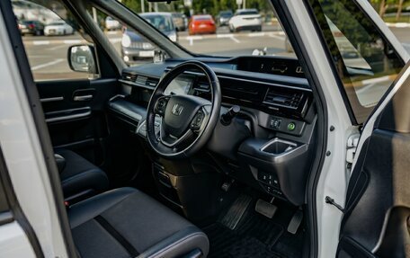 Honda Stepwgn IV, 2021 год, 1 970 000 рублей, 9 фотография
