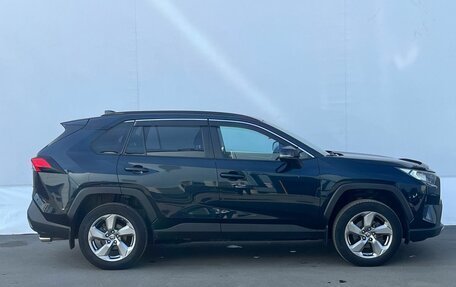 Toyota RAV4, 2020 год, 3 425 000 рублей, 4 фотография