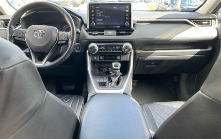 Toyota RAV4, 2020 год, 3 425 000 рублей, 11 фотография