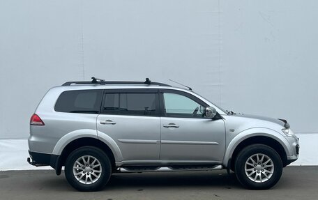 Mitsubishi Pajero Sport II рестайлинг, 2015 год, 1 760 000 рублей, 4 фотография