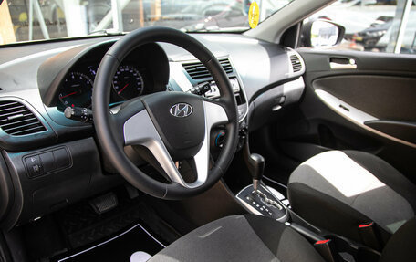 Hyundai Solaris II рестайлинг, 2011 год, 795 000 рублей, 13 фотография