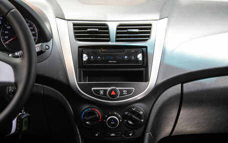 Hyundai Solaris II рестайлинг, 2011 год, 795 000 рублей, 18 фотография