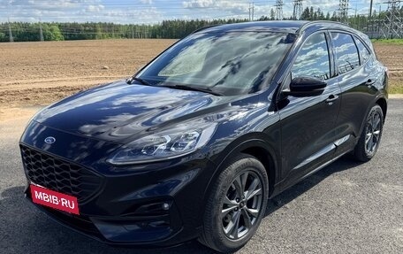 Ford Kuga III, 2022 год, 1 990 000 рублей, 2 фотография