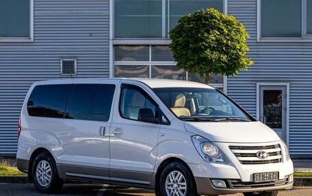 Hyundai H-1 II рестайлинг, 2016 год, 2 395 000 рублей, 3 фотография