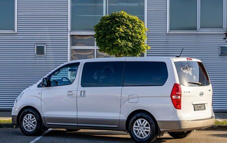 Hyundai H-1 II рестайлинг, 2016 год, 2 395 000 рублей, 4 фотография