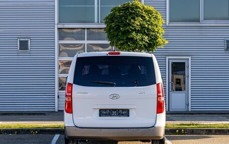 Hyundai H-1 II рестайлинг, 2016 год, 2 395 000 рублей, 5 фотография