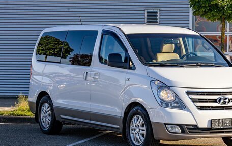 Hyundai H-1 II рестайлинг, 2016 год, 2 395 000 рублей, 7 фотография