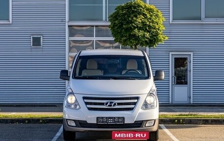 Hyundai H-1 II рестайлинг, 2016 год, 2 395 000 рублей, 2 фотография
