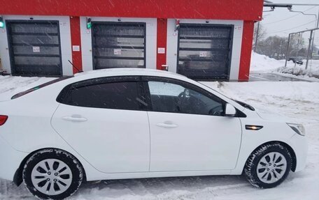 KIA Rio III рестайлинг, 2015 год, 600 000 рублей, 2 фотография