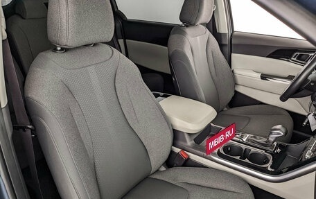 KIA Carnival, 2022 год, 4 200 000 рублей, 24 фотография