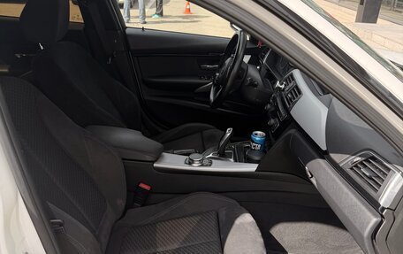 BMW 3 серия, 2017 год, 2 600 000 рублей, 15 фотография
