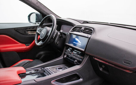 Jaguar F-Pace, 2016 год, 2 780 000 рублей, 10 фотография