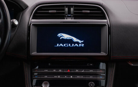 Jaguar F-Pace, 2016 год, 2 780 000 рублей, 14 фотография