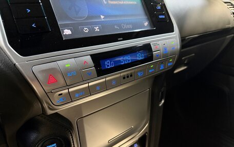 Toyota Land Cruiser Prado 150 рестайлинг 2, 2018 год, 5 090 000 рублей, 24 фотография