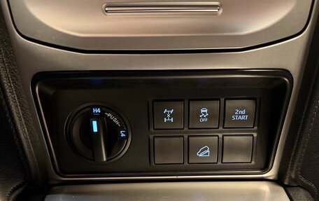 Toyota Land Cruiser Prado 150 рестайлинг 2, 2018 год, 5 090 000 рублей, 23 фотография