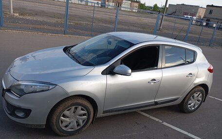 Renault Megane III, 2013 год, 585 000 рублей, 2 фотография