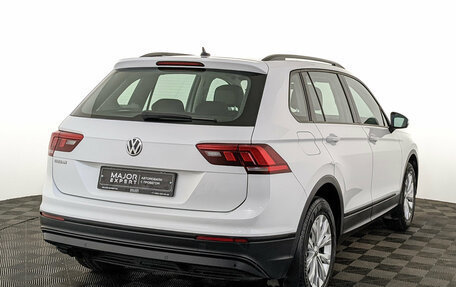 Volkswagen Tiguan II, 2018 год, 2 500 000 рублей, 5 фотография