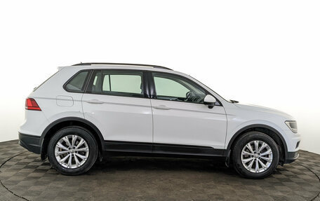 Volkswagen Tiguan II, 2018 год, 2 500 000 рублей, 4 фотография