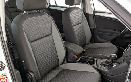 Volkswagen Tiguan II, 2018 год, 2 500 000 рублей, 24 фотография