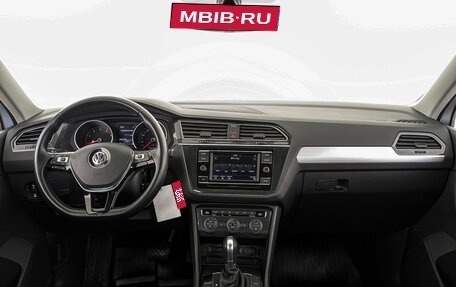 Volkswagen Tiguan II, 2018 год, 2 500 000 рублей, 14 фотография