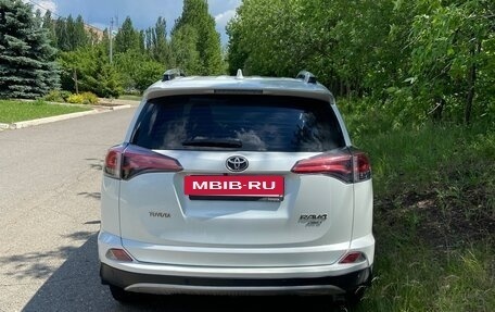 Toyota RAV4, 2018 год, 2 850 000 рублей, 3 фотография
