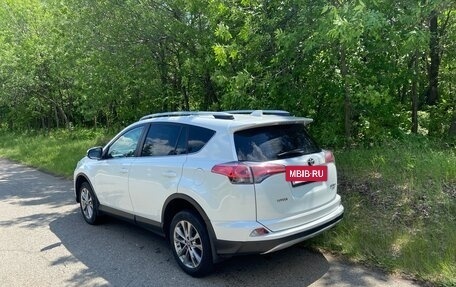 Toyota RAV4, 2018 год, 2 850 000 рублей, 2 фотография