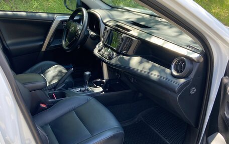 Toyota RAV4, 2018 год, 2 850 000 рублей, 8 фотография