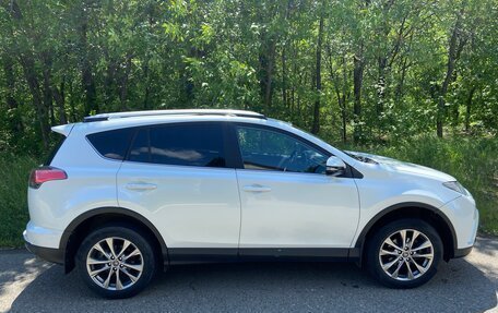 Toyota RAV4, 2018 год, 2 850 000 рублей, 5 фотография