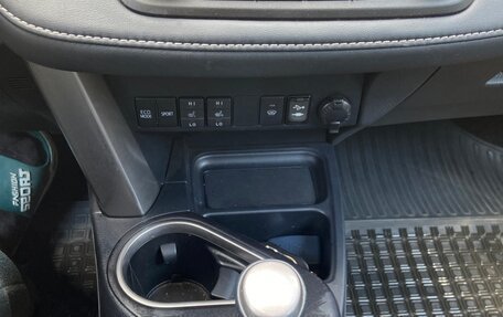 Toyota RAV4, 2018 год, 2 850 000 рублей, 13 фотография