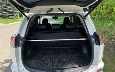 Toyota RAV4, 2018 год, 2 850 000 рублей, 12 фотография
