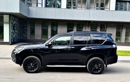 Toyota Land Cruiser Prado 150 рестайлинг 2, 2021 год, 5 530 000 рублей, 9 фотография