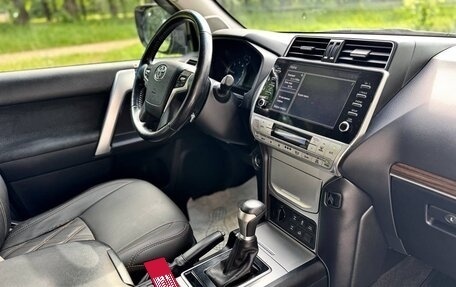 Toyota Land Cruiser Prado 150 рестайлинг 2, 2021 год, 5 530 000 рублей, 12 фотография