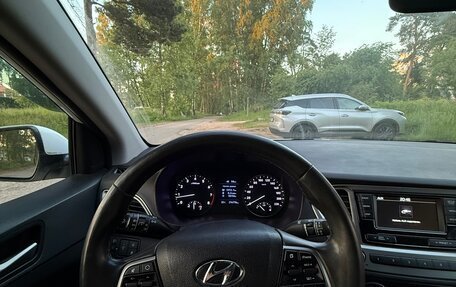 Hyundai Solaris II рестайлинг, 2019 год, 700 000 рублей, 7 фотография
