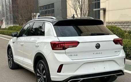 Volkswagen T-Roc I, 2023 год, 1 855 000 рублей, 4 фотография